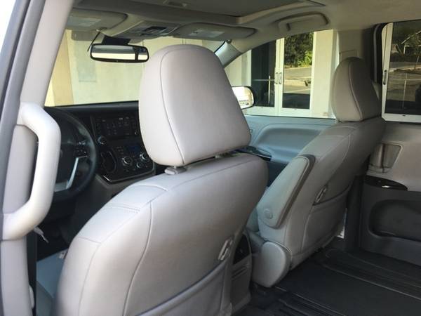 2019 Toyota Sienna XLE WITH THIRD ROW SEATING #53629 for sale in Grants Pass, OR – photo 16