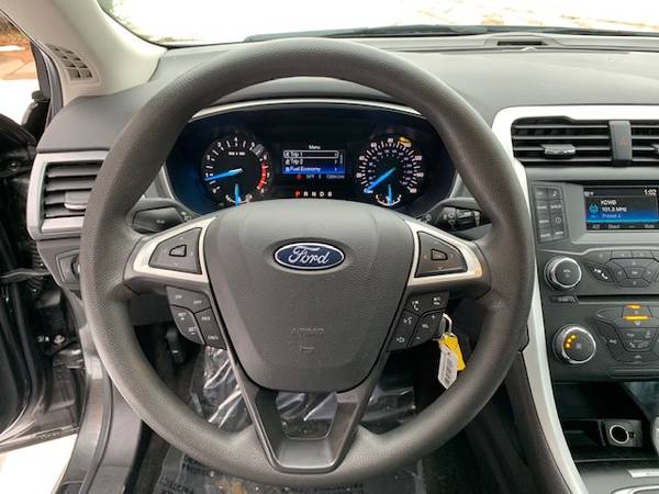 2015 Ford Fusion SE - cars & trucks - by dealer - vehicle automotive... for sale in Farmington, MN – photo 13