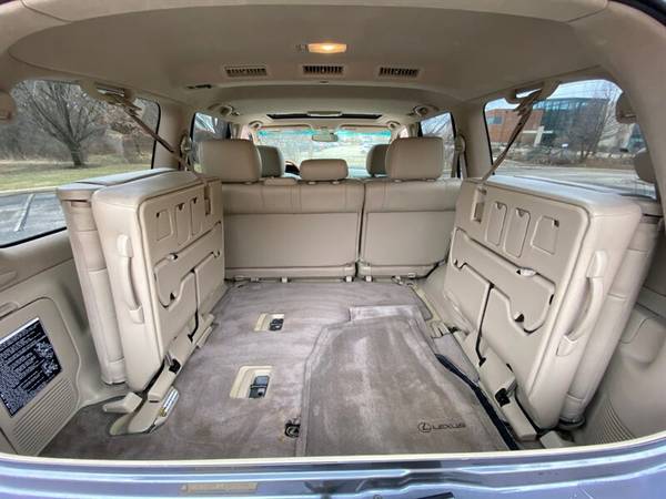 2005 Lexus LX 470: LOW MILES 4x4 Night Vision 3rd Row Seat for sale in Madison, WI – photo 10