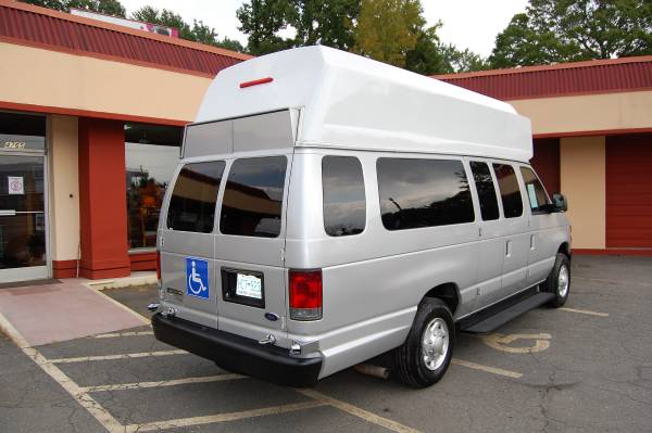 HANDICAP ACCESSIBLE WHEELCHAIR LIFT EQUIPPED VAN.....UNIT# 2274FT for sale in Charlotte, NC – photo 5