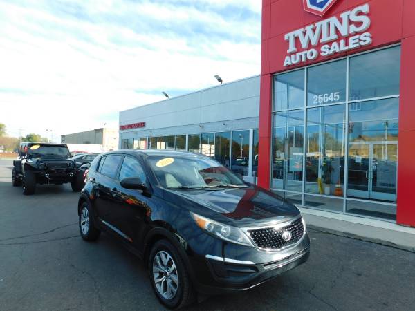 2015 KIA SPORTAGE LX **SUPER CLEAN**MUST SEE**FINANCING AVAIABLE** -... for sale in redford, MI – photo 2