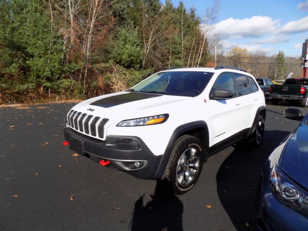 2015 Jeep Cherokee 4WD 4dr Trailhawk - cars & trucks - by dealer -... for sale in Derry, MA