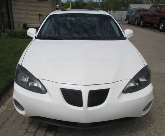 LIKE NEW!*2008 PONTIAC GRAND PRIX"SE"*LEATHER*MOONROOF*RUST FREE*CLEAN for sale in Waterford, MI – photo 4