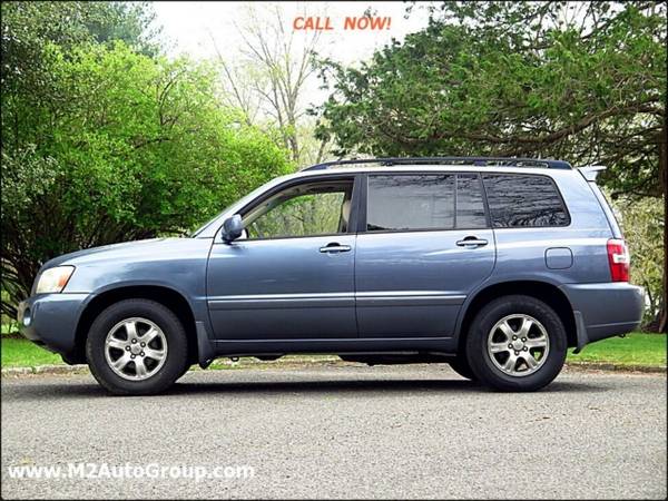 2004 Toyota Highlander Base AWD 4dr SUV V6 w/3rd Row for sale in East Brunswick, NY – photo 2