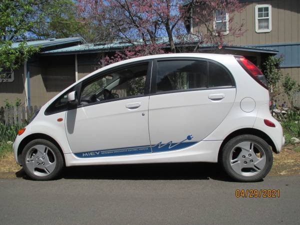Great Electric car less than 6000 for sale in Ashland, OR