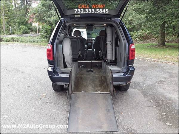 2006 Chrysler Town & Country Limited 4dr Extended Mini Van w/ Power... for sale in East Brunswick, NY – photo 4