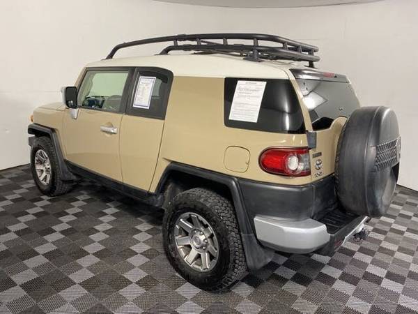 2014 Toyota FJ Cruiser, great maintenance - cars & trucks - by... for sale in Columbia, MO – photo 7