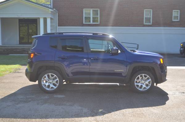 2018 JEEP RENEGADE LATITUDE 4X4 AUTO ONLY 14000 MILES HEATED SEATS for sale in Mc Kee, KY – photo 4