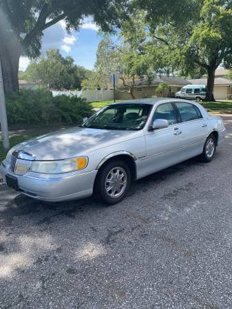 2001 Lincoln town car for sale in TAMPA, FL