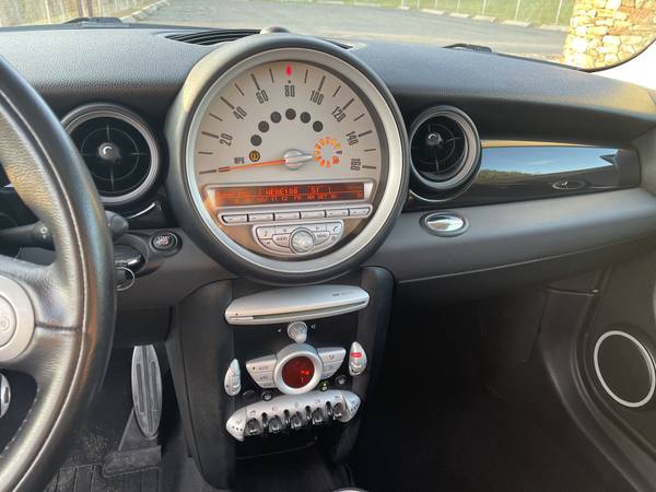 2010 Mini Cooper Clubman S - Manual - Pepper White/Black - LOW for sale in Waterbury, NY – photo 13