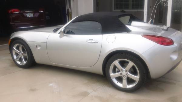 2007 Pontiac Solstice convertible WITH GPS/BLUETOOTH/BACKUP CAMERA for sale in Tavares, FL – photo 2
