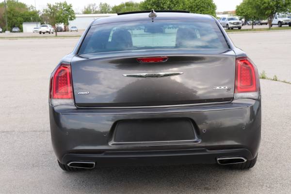 2017 Chrysler 300 S AWD 42K Miles Only - - by for sale in Omaha, NE – photo 9