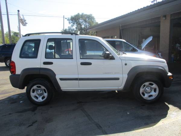 2003 Jeep Liberty 4x4 5 sp manual 139k mi !SALE! for sale in Angola, IN /trades welcome, IN – photo 2
