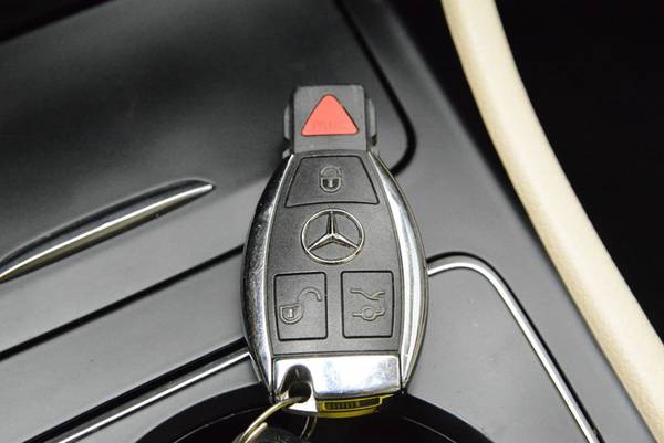 2017 *Mercedes-Benz* *GLA* *GLA 250 4MATIC SUV* Whit for sale in North Brunswick, NJ – photo 2