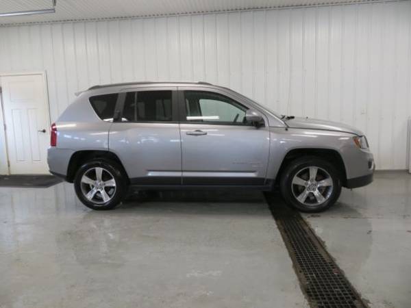2016 Jeep Compass Latitude FWD Leather Sunroof 27 mpg - Warranty for sale in Hastings, MI – photo 18