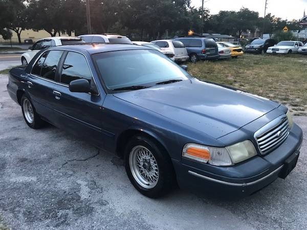 1998 Ford Crown Victoria 104k. Miles Cold Air Mint Leather LOW PRICE for sale in SAINT PETERSBURG, FL – photo 4