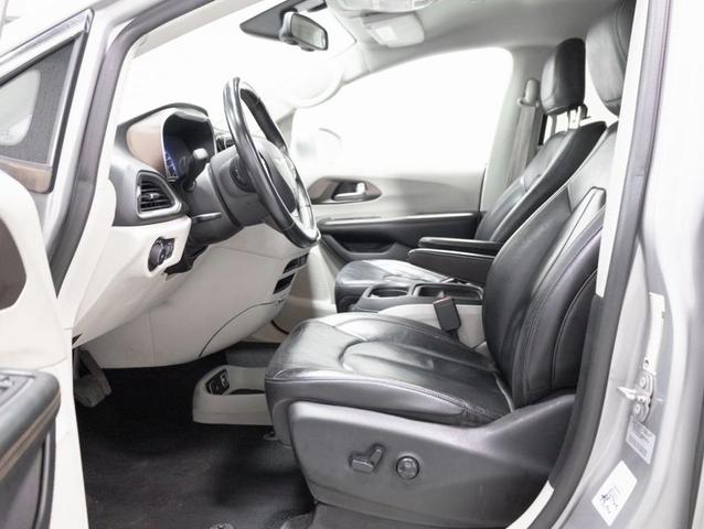 2017 Chrysler Pacifica Touring-L for sale in WAUKEGAN, IL – photo 25