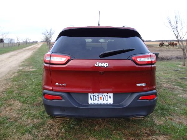 2017 Jeep Cherokee Latitude 4x4 - cars & trucks - by owner - vehicle... for sale in Diamond, MO – photo 10