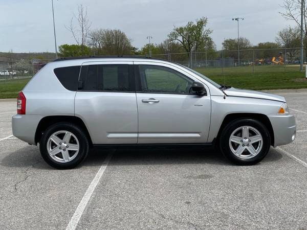 2010 Jeep Compass Latitude 4x4 - - by dealer - vehicle for sale in Council Bluffs, NE – photo 7