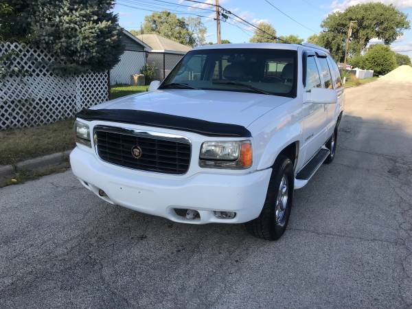 2000 Cadillac Escalade 4x4 Very Clean Runs Excellent for sale in Oak Lawn, IL – photo 2