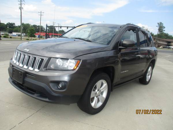 2014 Jeep Compass Sport 4x4 4dr SUV EXTRA NICE for sale in Jeffersonville, KY – photo 2