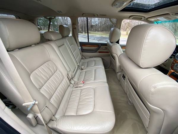 2005 Lexus LX 470: LOW MILES 4x4 Night Vision 3rd Row Seat for sale in Madison, WI – photo 15