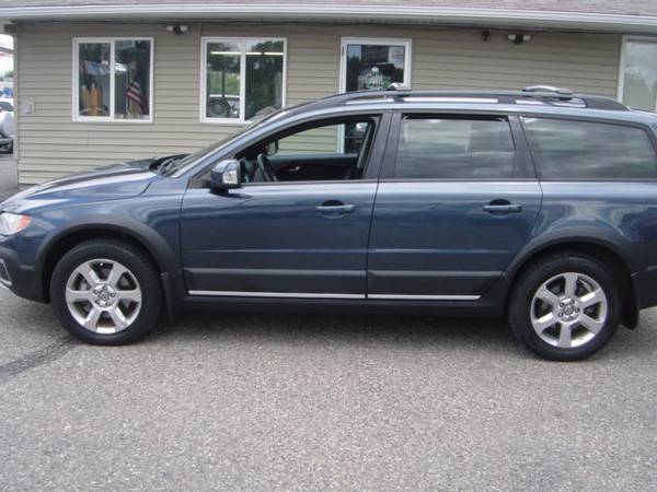 2008 VOLVO XC70 ONE OWNER GREAT SERVICE RECORDS - cars & for sale in Farmington, MN