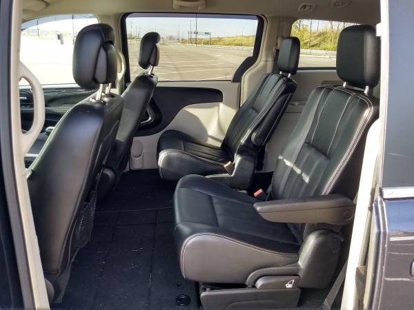 2014 Chrysler Town & Country - cars & trucks - by owner - vehicle... for sale in Syracuse, NY – photo 9