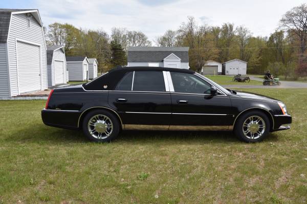 REDUCED $6K - ONE-OF-A-KIND 2010 CADILLAC DTS PLATINUM GOLD VINTAGE for sale in Ontonagon, WI – photo 9