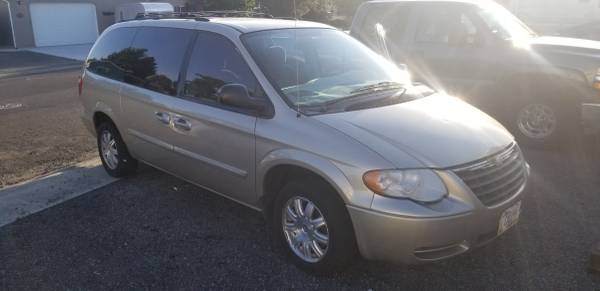 2006 Chrysler Town & Country for sale in LEWISTON, ID