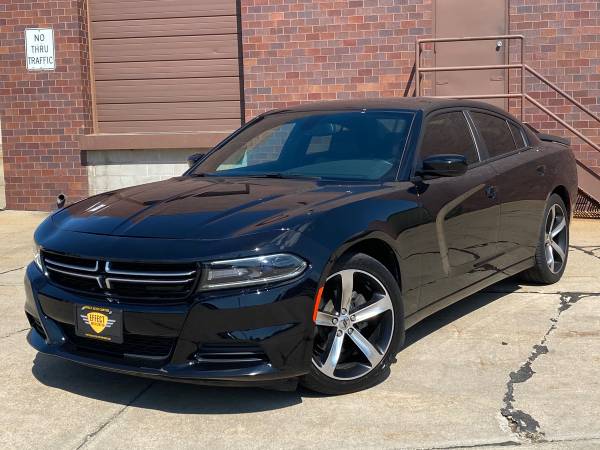 2017 DODGE CHARGER SXT / ONLY 41K MILES / SUPER NICE !!! - cars &... for sale in Omaha, IA – photo 3