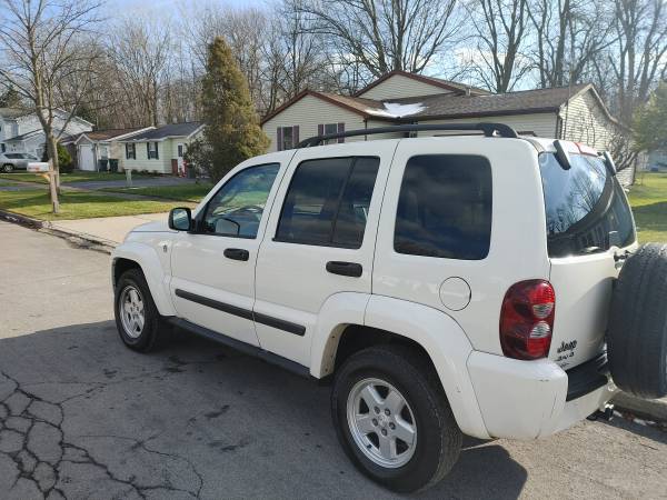 2007 JEEP LIBERTY...4X4 ONLY 79,000 MILES!!! - cars & trucks - by... for sale in North Tonawanda, NY – photo 4