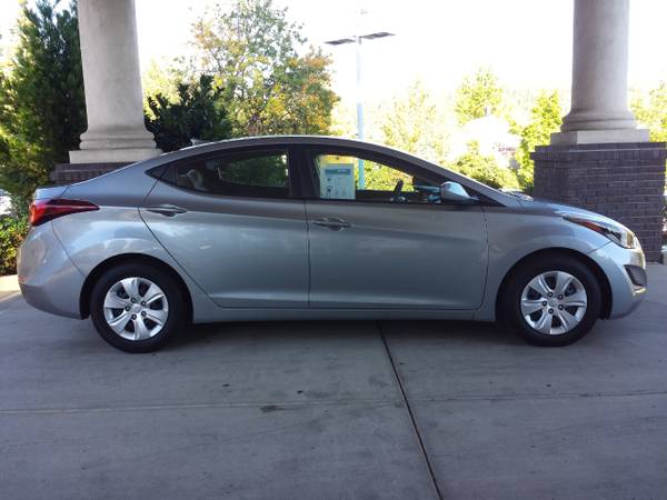 2016 Hyundai Elantra SE 6AT - - by dealer - vehicle for sale in Grass Valley, NV – photo 21