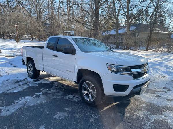 2015 Chevy Colorado extra cab 4 x 4 for sale in Rockford, WI