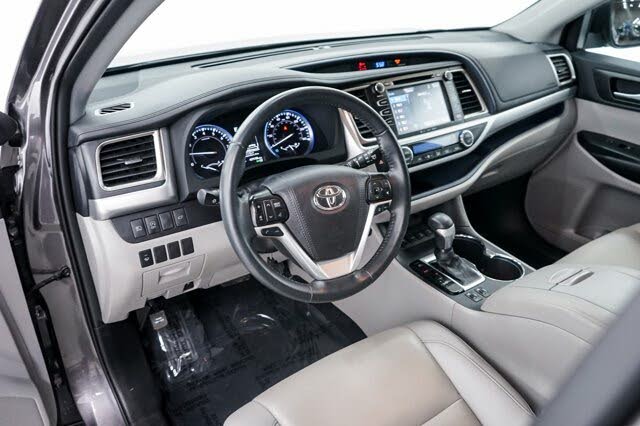 2019 Toyota Highlander XLE AWD for sale in Bloomington, MN – photo 13