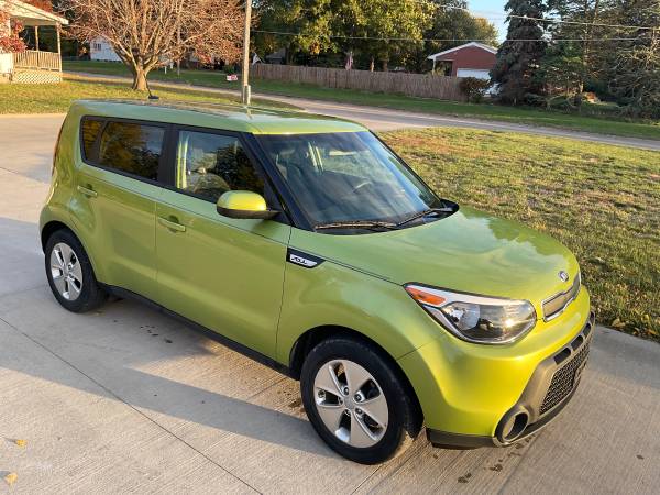 Green 2016 Kia Soul Base (One Owner) - - by dealer for sale in Dallas Center, IA – photo 15