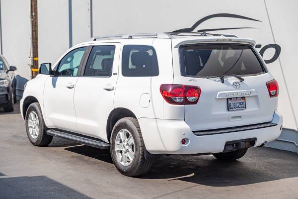 2019 Toyota Sequoia SR5 4x4 8 Passenger With Navigation and Moonroof for sale in Sacramento , CA – photo 6