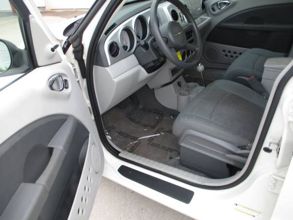 2009 Chrysler PT Cruiser Base LX 4 Door 2 Owner/Low Miles/66K for sale in CENTER POINT, IA – photo 24
