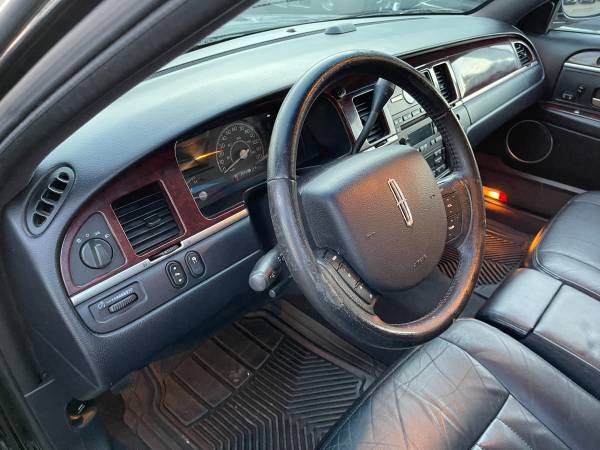 2005 Lincoln Town Car Signature Sedan BLACK LEATHER 6 PASSENGER for sale in Citrus Heights, CA – photo 18