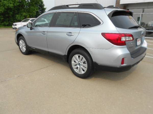 2017 Subaru Outback Premium for sale in Iowa City, IA – photo 8