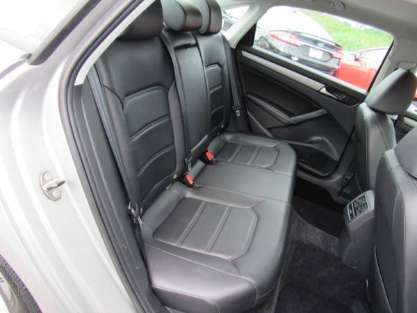 2014 Volkswagen Passat TDI SE with Airbag Occupancy Sensor for sale in Grayslake, IL – photo 15