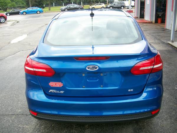 2018 Ford Focus SE - Buy Here Pay Here - Drive Today! - cars & for sale in Toledo, OH – photo 4