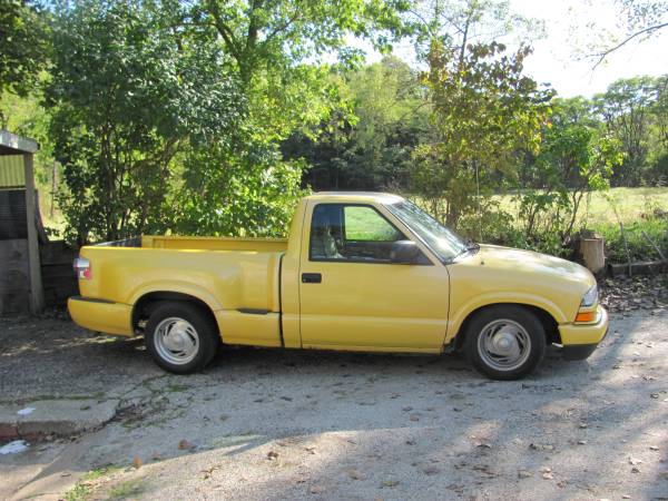 2000 chev s10 for sale in EAST MOLINE, IA