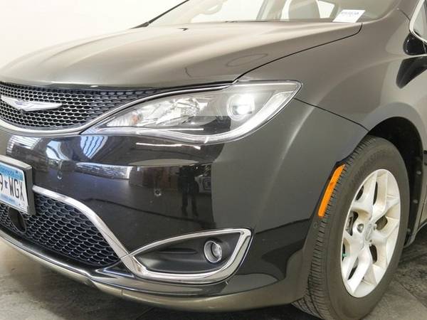2017 Chrysler Pacifica Touring-L Plus ** CREDIT ISSUES? NO PROBLEM!! for sale in Coon Rapids, MN – photo 12