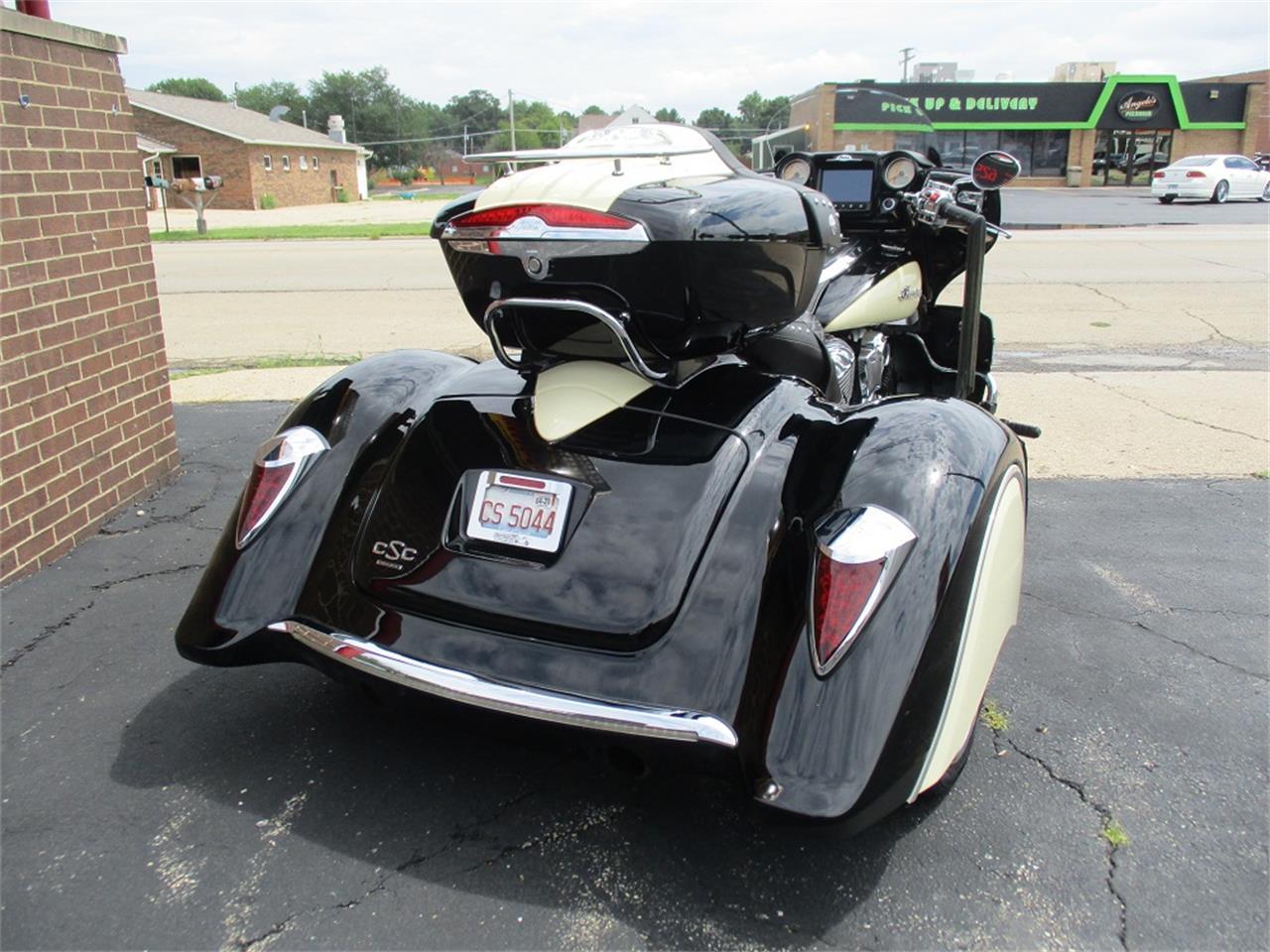2017 Indian Roadmaster for sale in Sterling, IL – photo 8