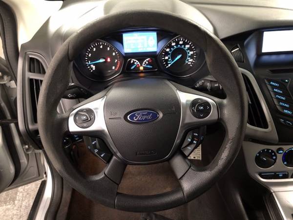 2013 Ford Focus Ingot Silver Metallic Buy Today....SAVE NOW!! - cars... for sale in Carrollton, OH – photo 22