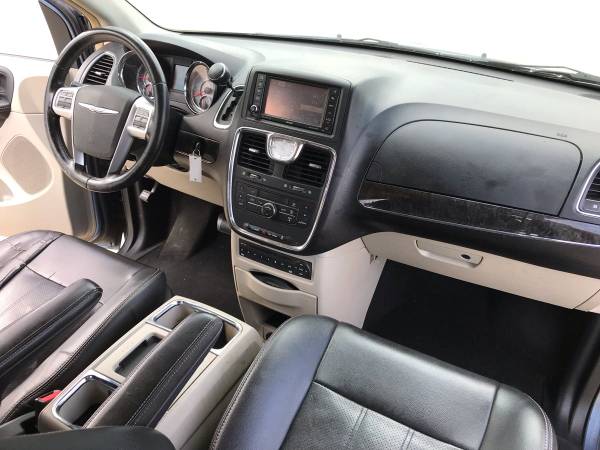 2012 Chrysler town country, 149k miles, DVD, Leather, Backup Camera for sale in Voorhees, NJ – photo 7