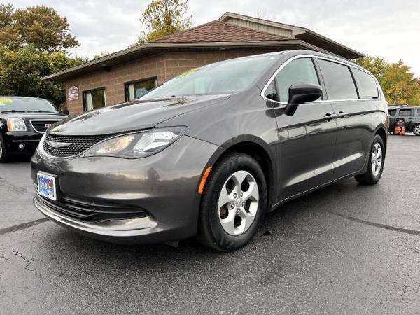 2017 Chrysler Pacifica LX - - by dealer - vehicle for sale in Canandaigua, NY