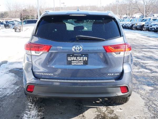 2018 Toyota Highlander - - by dealer - vehicle for sale in Burnsville, MN – photo 4