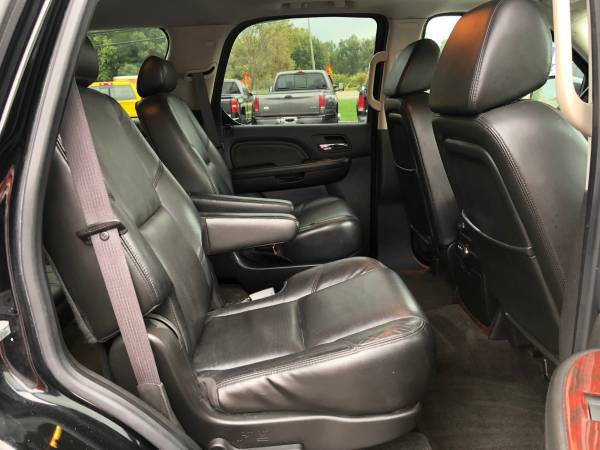 Sharp! 2008 Cadillac Escalade! AWD! Full Loaded! Clean Carfax! for sale in Ortonville, MI – photo 17